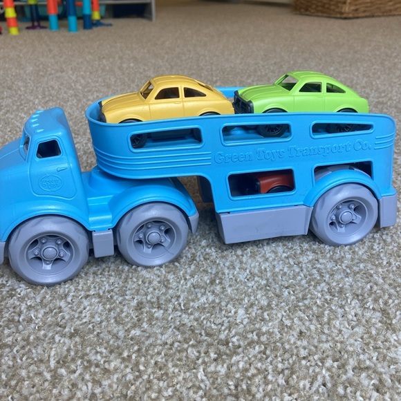 Green Toys car transporter - Picture 6 of 7